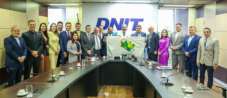 Presidente do Parlamento Amazônico realiza reunião com diretoria do DNIT em Brasília