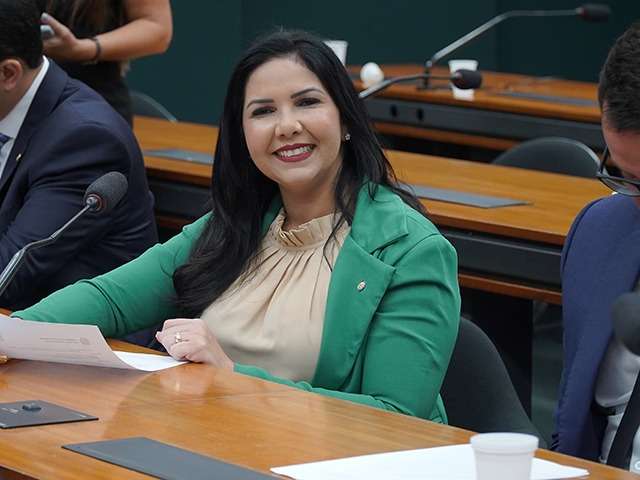 Após suposta traição do marido, Cristiane Lopes se divorcia, mas agora começa a ser difamada