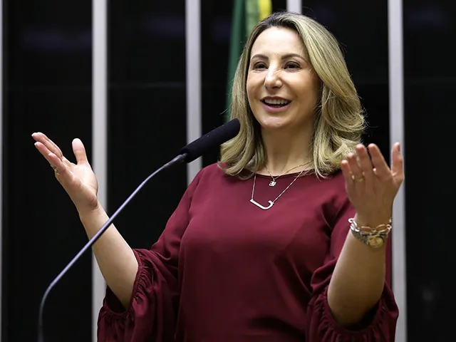 Jaqueline Cassol é nomeada diretora institucional da Casa Civil e assume articulação com os municípios