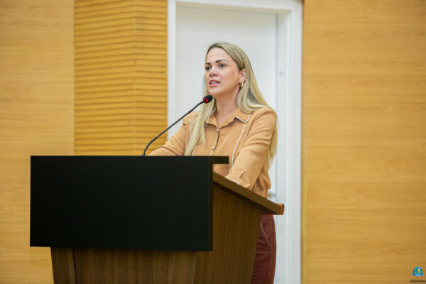 Compromisso com o povo marca discurso da deputada Cláudia de Jesus na tribuna na Alero