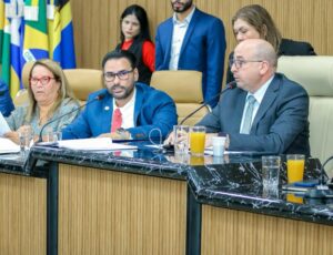 www.deixaeutefalar.com.br Vereador Marcos Combate quer que empresas de fora abram filial na cidade se quiserem contrato com a prefeitura