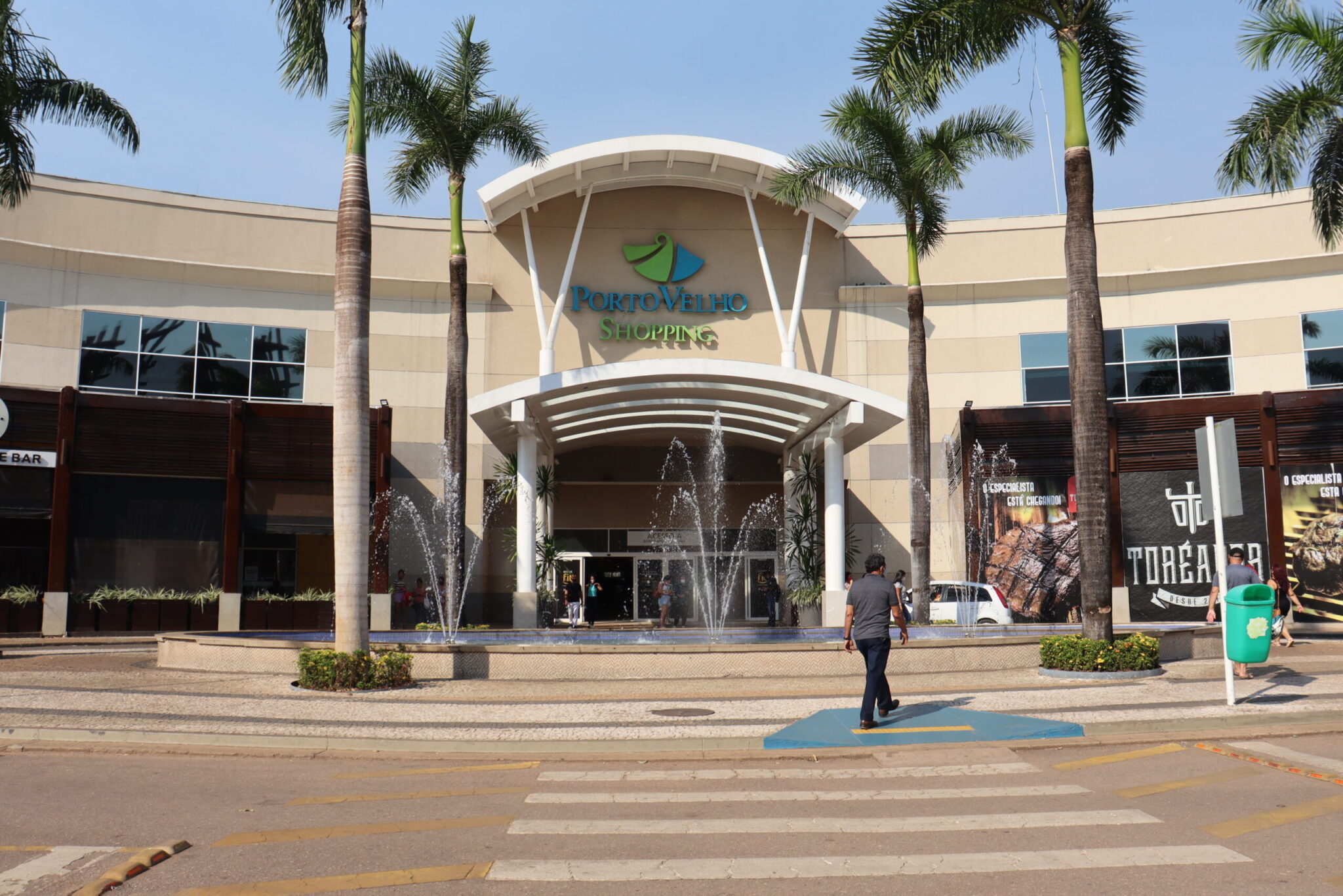 Comércio de Porto Velho vive um caos, dez lojas encerraram suas atividades no principal shopping da capital