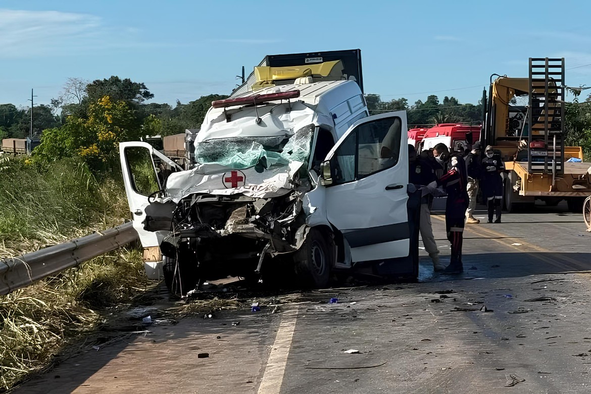 VÍDEO: Acidente grave na BR-364 entre Candeias do Jamari e Itapuã do Oeste deixa duas mulheres mortas e várias pessoas feridas