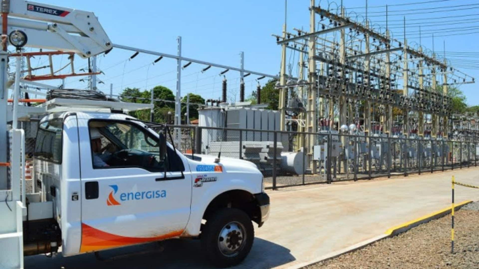 Bairro Costa e Silva segue sem energia há horas e morador teme pela vida da mãe de 80 anos que depende de respirador