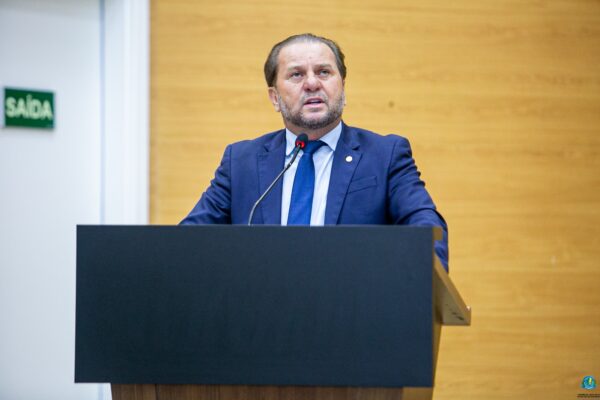 Deputado propõe medidas para aliviar tributação e ajustar preço do boi gordo no estado