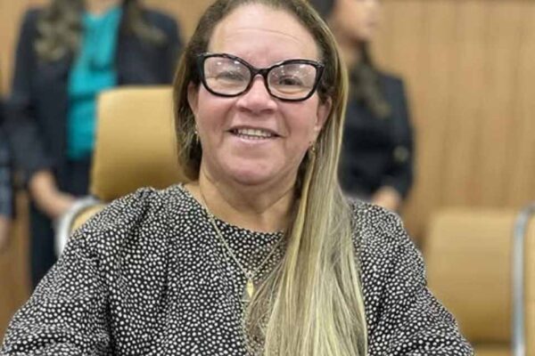Vereadora Ellis Regina propõe reajuste nos valores de plantões extras para profissionais da saúde em Porto Velho