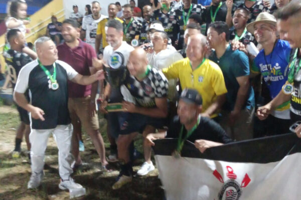 Garra-Corinthiana conquista o título do Copão do 13 com apoio de autoridades políticas