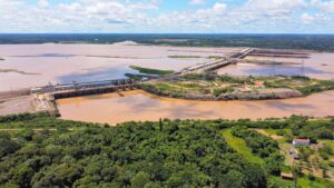 Manutenção na ponte sobre o Rio Candeias na BR-364 gera tráfego restrito com sistema de “Pare e Siga” até conclusão das obras