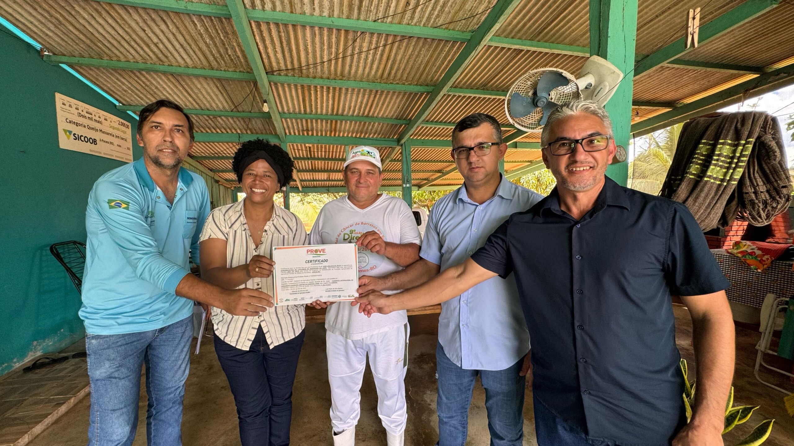 Sílvia faz entrega de caminhonete e vistoria obras da Associação de Mulheres, em Rio Crespo