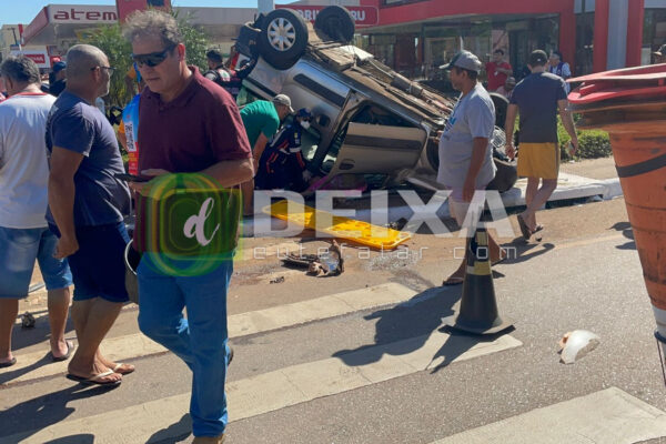 Grave acidente com capotamento deixa três feridos em estado grave na Avenida Jorge Teixeira, em Porto Velho
