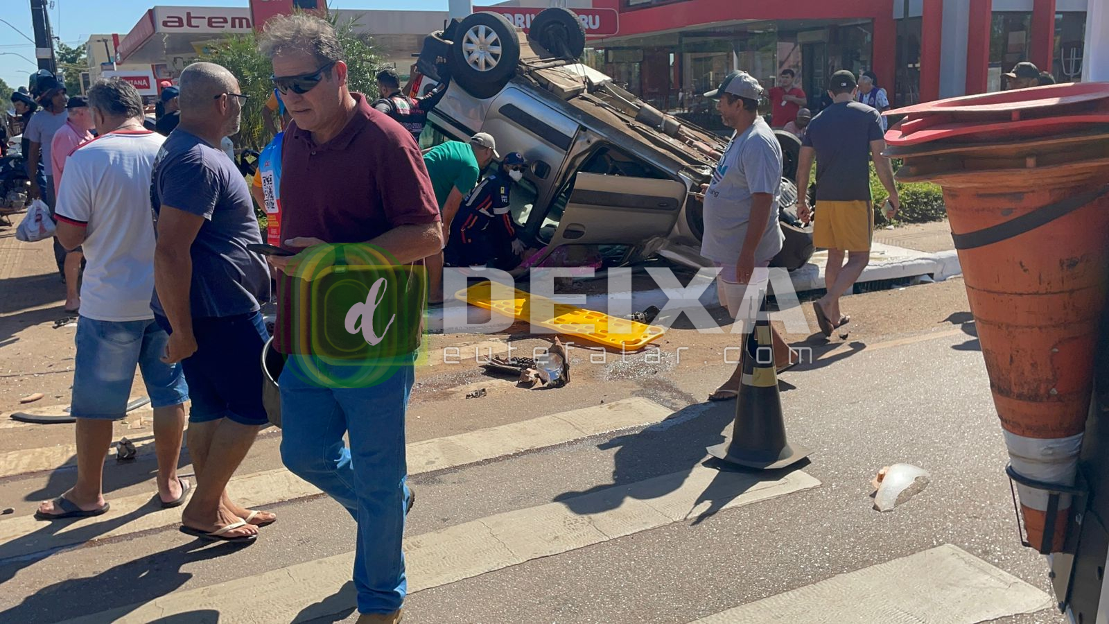 Grave acidente com capotamento deixa três feridos em estado grave na Avenida Jorge Teixeira, em Porto Velho