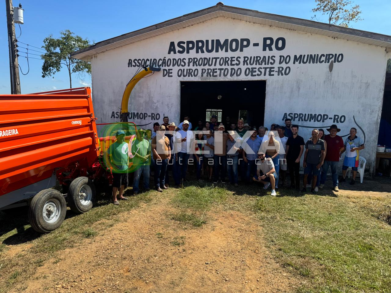 Laerte Gomes entrega equipamentos agrícolas para fortalecer a agricultura familiar em Ouro Preto D’Oeste