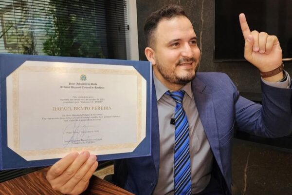 Rafael Fera é oficializado como deputado federal após reprocessamento dos votos