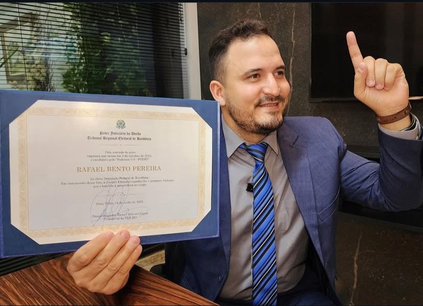 Rafael Fera é oficializado como deputado federal após reprocessamento dos votos