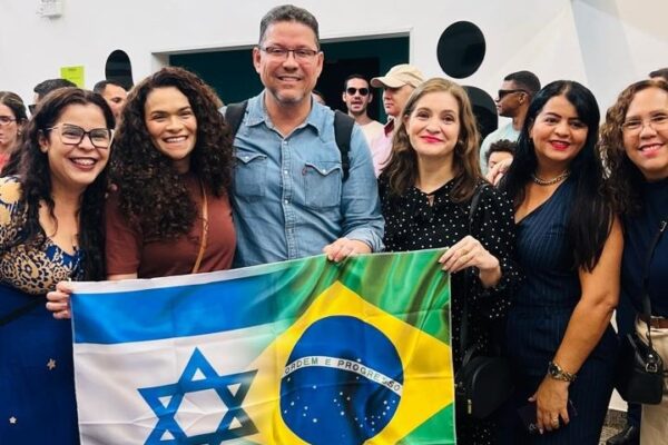 Governador Marcos Rocha retorna a Rondônia após dias de tensão vividos em Israel