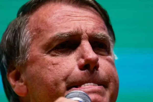 Bolsonaro é submetido a tornozeleira eletrônica e outras medidas cautelares pelo STF