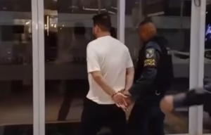 Médico paulista é preso após agredir funcionários e quebrar hotel de luxo em Aracaju