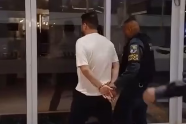 Médico paulista é preso após agredir funcionários e quebrar hotel de luxo em Aracaju