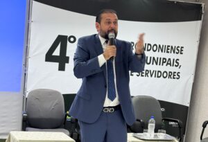 www.deixaeutefalar.com.br Palestra do deputado Laerte Gomes destaca importância do Parlamento Amazônico