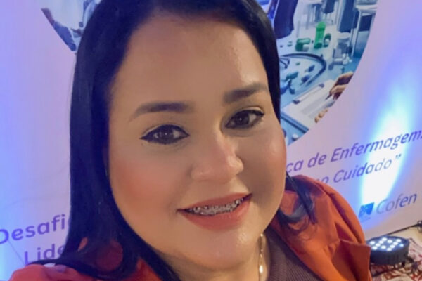 Após parada cardíaca, jornalista Acácia Cavalcanti luta pela vida e precisa da sua ajuda urgente