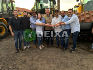 www.deixaeutefalar.com.br Laerte Gomes acompanha ação do Governo na entrega de maquinários e implementos agrícolas