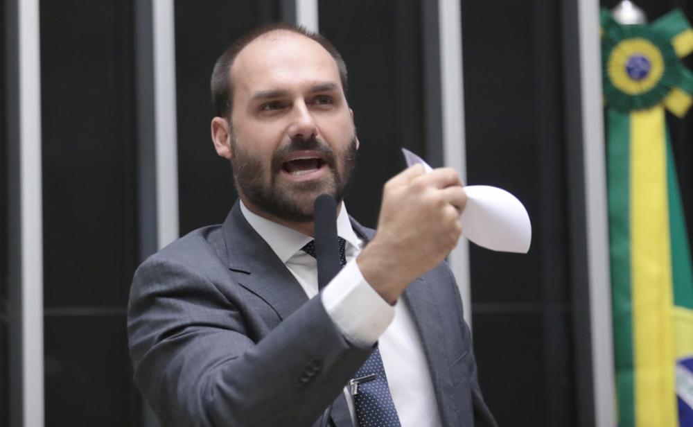 STF bloqueia contas e PIX de Eduardo Bolsonaro em nova fase da investigação