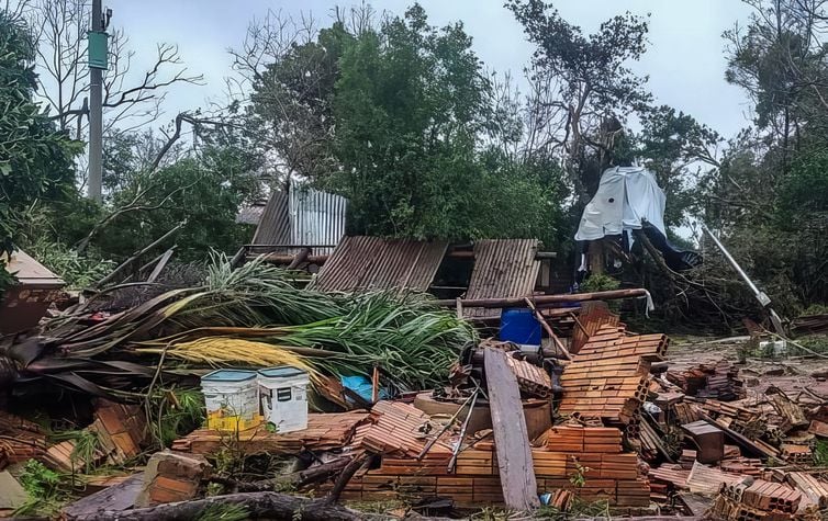 Ciclone castiga o Sul: ventos acima de 100 km/h causam destruição e alertam para nova realidade climática