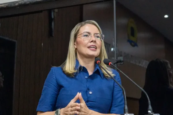 Vazamento de áudio em reunião sobre empréstimo provoca reação firme da vereadora Sofia Andrade