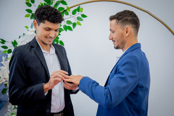 TJRO garante participação inédita de casal homoafetivo em cerimônia de casamento comunitário da Justiça Itinerante