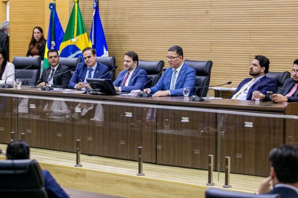 Assembleia Legislativa de Rondônia retoma atividades com presença do governador e foco na cooperação entre os poderes