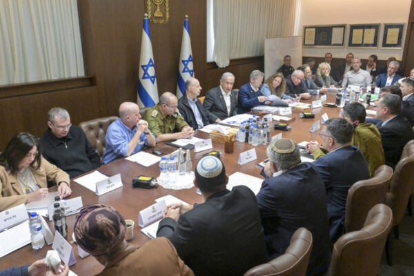 ORIENTE MÉDIO: Governo de Israel, liderado por Netanyahu, aprova plano estratégico para ocupação total da cidade de Gaza em meio a tensões crescentes na região
