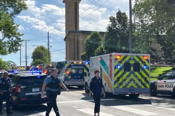 EUA em alerta: FBI investiga ataque a igreja como crime de ódio e intensifica medidas de segurança em templos religiosos