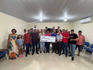 Sílvia Cristina faz a entrega de R$ 100 mil para a Comunidade Terapêutica Cordatus, em Guajará-Mirim