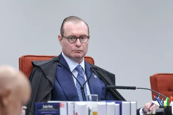 EUA revogam vistos de autoridades brasileiras e aplicam sanções a ministro do STF