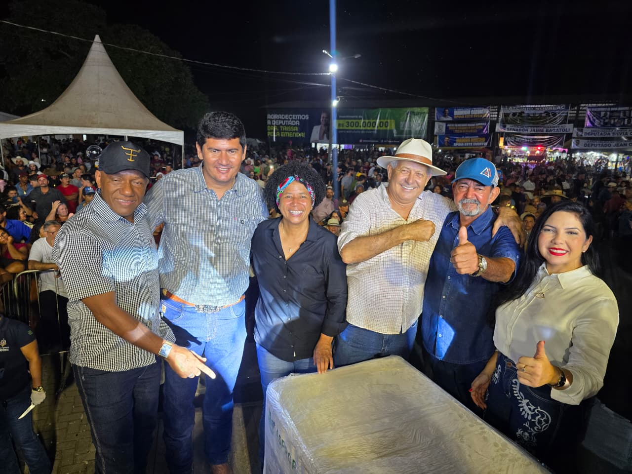 Deputada Sílvia Cristina participa mais um ano da Festa do Leite, no distrito de Palmeiras, em Nova Mamoré