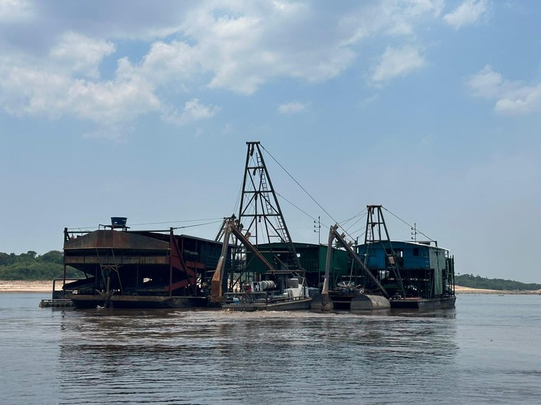 Editorial: Garimpo ilegal desafia autoridades e ameaça a Amazônia