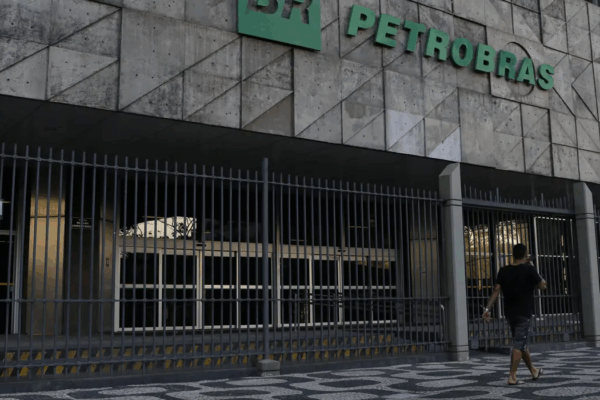 Ibama aprova simulação de emergência da Petrobras
