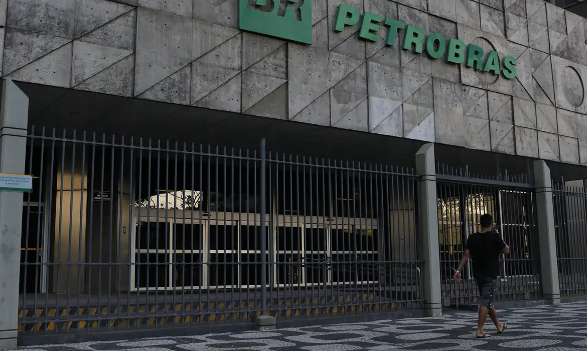 Ibama aprova simulação de emergência da Petrobras