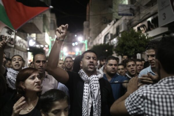 Repressão em Londres: mais de 400 manifestantes presos em ato contra proibição de grupo pró-Palestina  Protesto contra banimento de grupo pró-Palestina