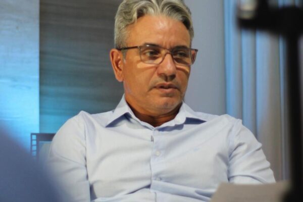 Prefeito de Cerejeiras é alvo de decisão do TCE em contrato de R$ 21 milhões