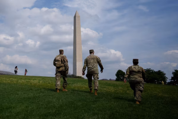 Trump garante pagamento a militares mesmo com paralisação do governo