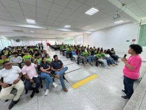 Deputada Sílvia Cristina leva palestra do Outubro Rosa para Guajará-Mirim e participa de reuniões
