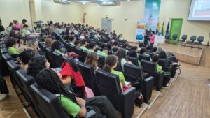www.deixaeutefalar.com.br Sílvia Cristina alerta em palestras do Outubro Rosa que procura pela prevenção do câncer de mama ainda é baixa