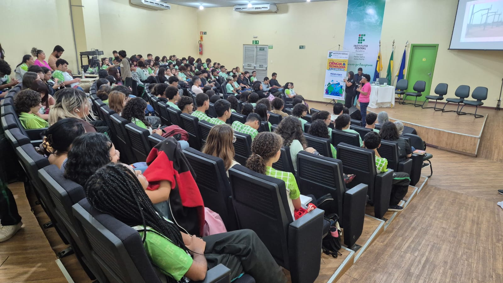 Sílvia Cristina alerta em palestras do Outubro Rosa que procura pela prevenção do câncer de mama ainda é baixa