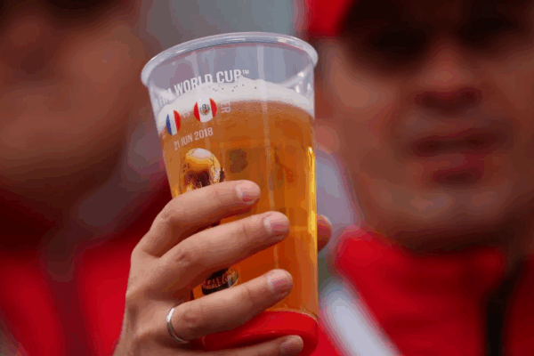 Clubes de São Paulo suspendem venda de bebidas alcoólicas após casos de intoxicação por metanol