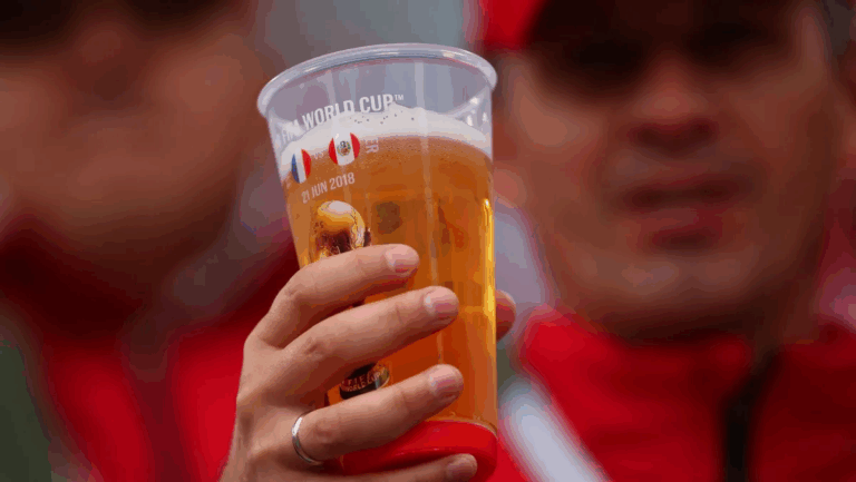 Clubes de São Paulo suspendem venda de bebidas alcoólicas após casos de intoxicação por metanol