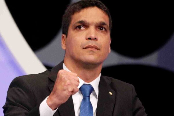 Cabo Daciolo transfere título para Rondônia e sinaliza candidatura ao Senado