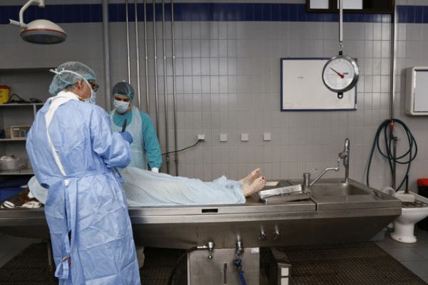 Nova lei garante contratação de peritos legistas locais para evitar remoção de corpos ao IML da capital