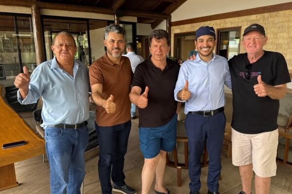 Foto de domingo acende o tabuleiro político e revela possível aliança para 2026