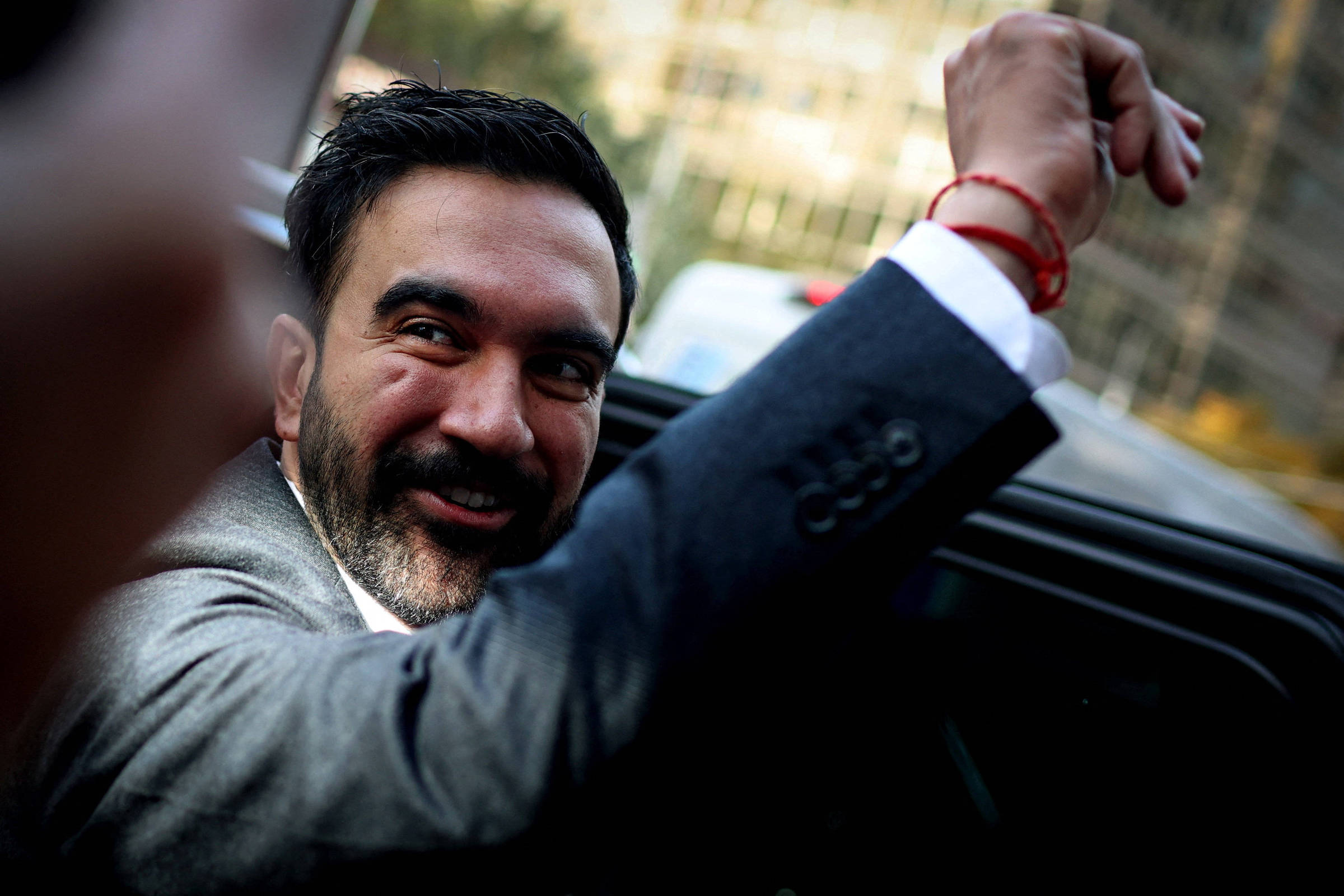 Corrida pela prefeitura de Nova Iorque esquenta no último dia de votação antecipada